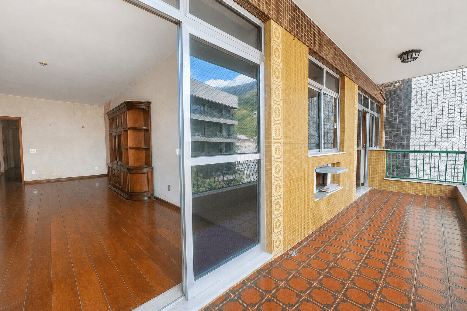 Apartamento 3 quartos, varanda, closet, 4 banheiros, dep., 2 vagas, 148 m² por R$ 696.000 na Tijuca