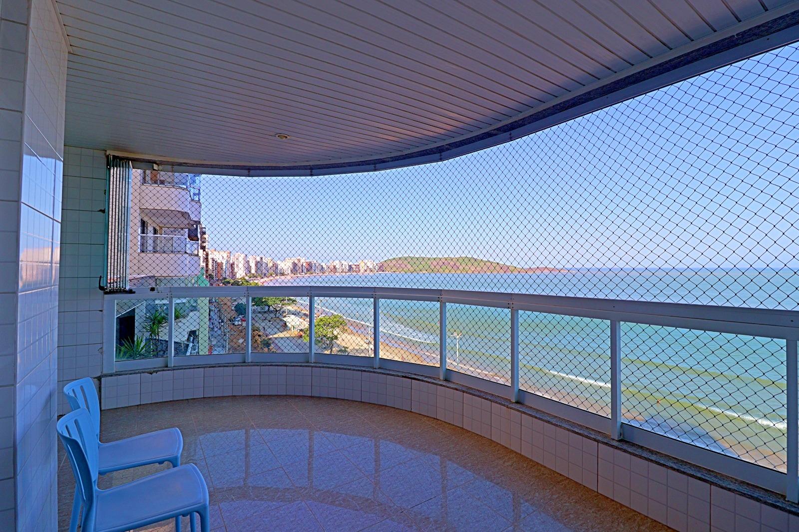 Apartamento de 4 quartos sendo 3 suítes a venda, frente para o mar na Praia do Morro Guarapari - ES