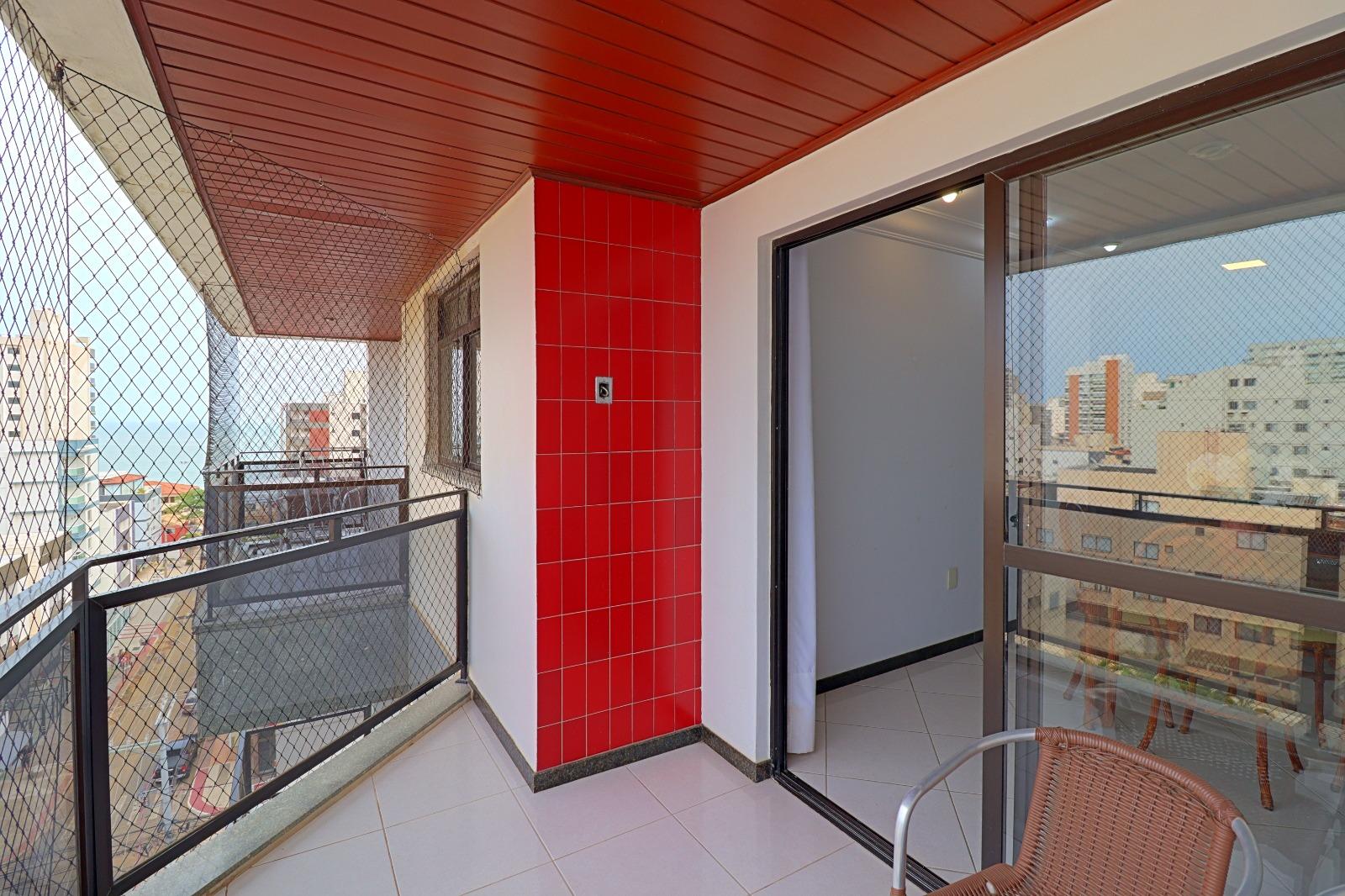 Apartamento com 3 quartos, DCE, 2 vagas de garagem e vista mar na Praia do Morro - Guarapari - ES