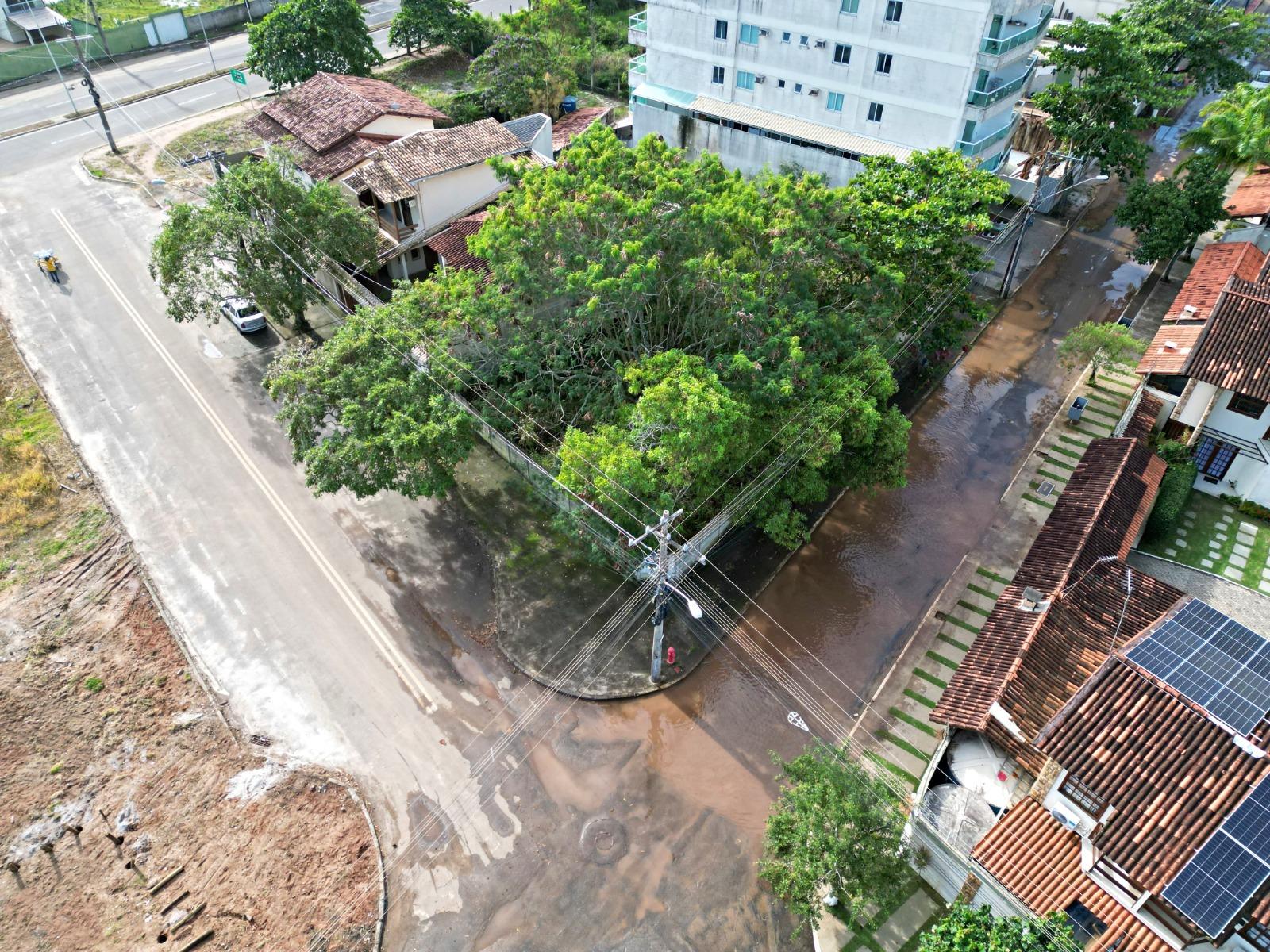 Terreno à venda, a uma quadra da Praia de Peracanga, na Enseada Azul em Nova Guarapari - ES