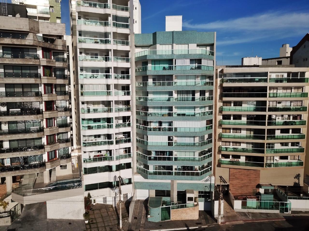 Edifício Ilha das Garças apartamento de 3 quartos a venda frente para o mar na Praia das Virtudes Centro de Guarapari ES