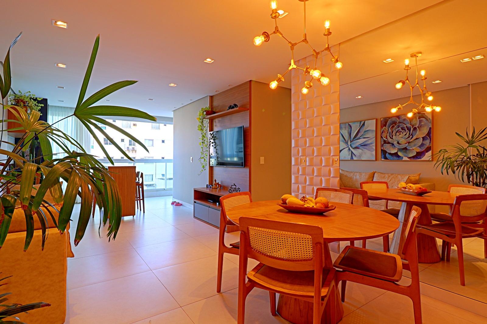 Apartamento decorado e mobiliado com 3 quartos sendo 1 suite, 2 vagas de garagem a venda, Praia do Morro- Guarapari/ES