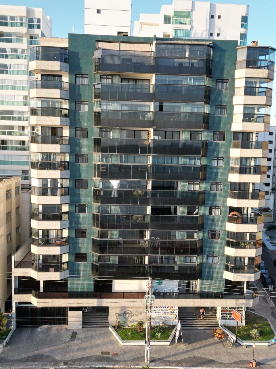 Edifício Omar Prata apartamento de 3 quartos a venda, frente para o mar na Praia do Morro Guarapari ES
