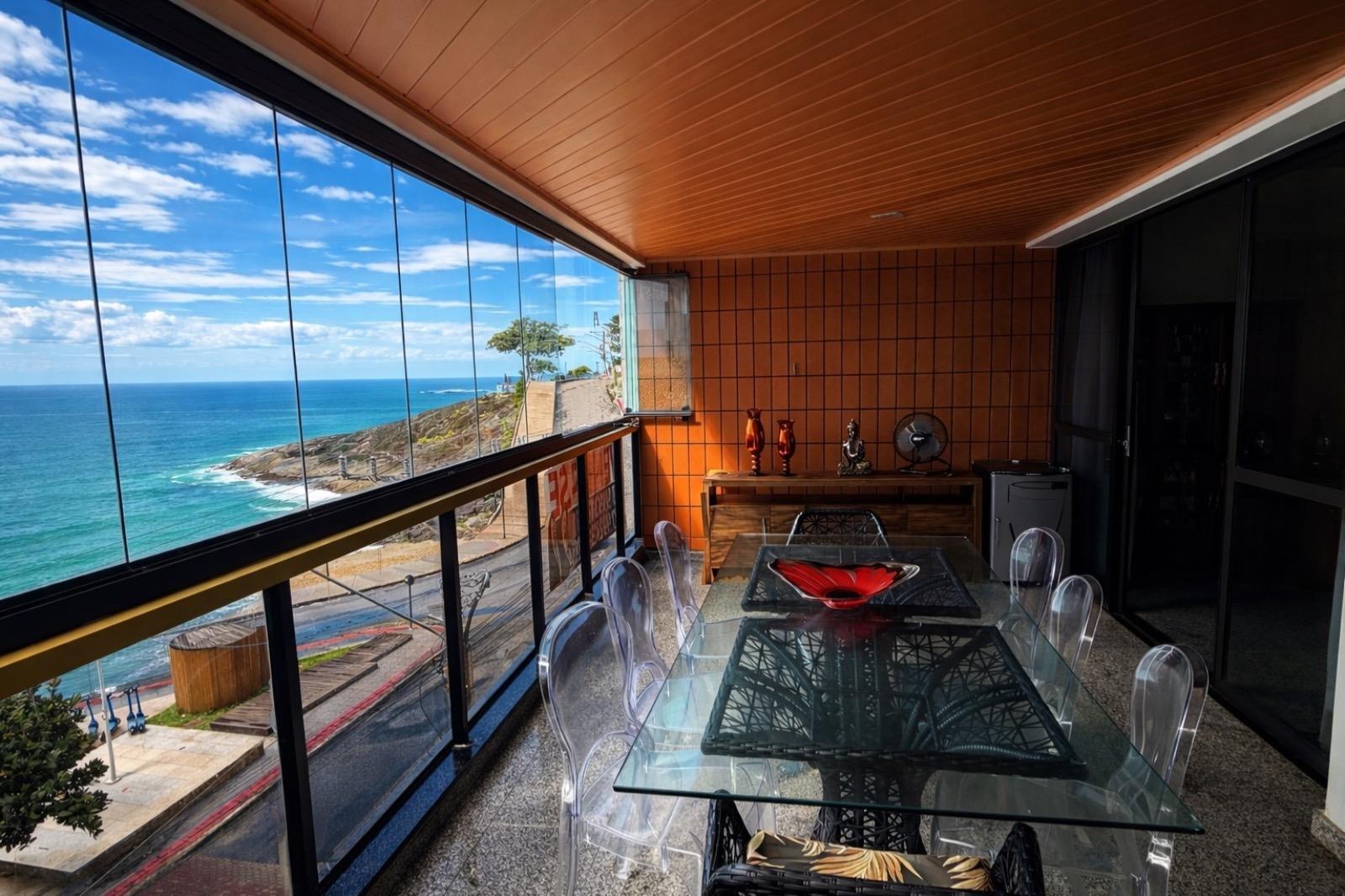 Apartamento com vista para o mar de 3 quartos, com uma varanda espetacular, 2 vagas na Praia das Virtudes Centro de Guarapari ES