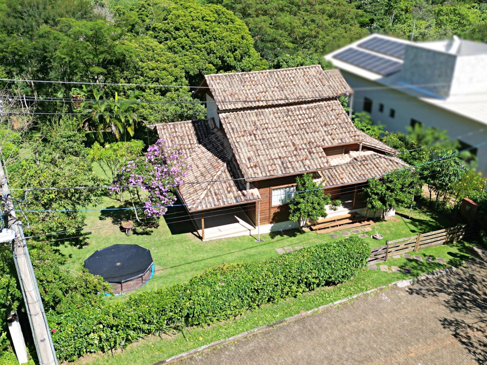 Casa Duplex com 3 quartos, 1.300 m², condomínio fechado Buenos Aires Country, no meio a Mata Atlântica em Guarapari - ES