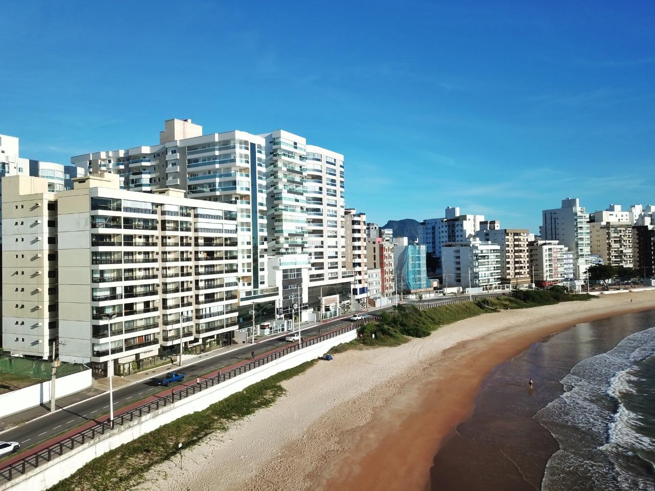 Edifício Ângelo Pandolfi apartamento de 3 quartos a venda frente para o mar na Praia do Morro Guarapari ES
