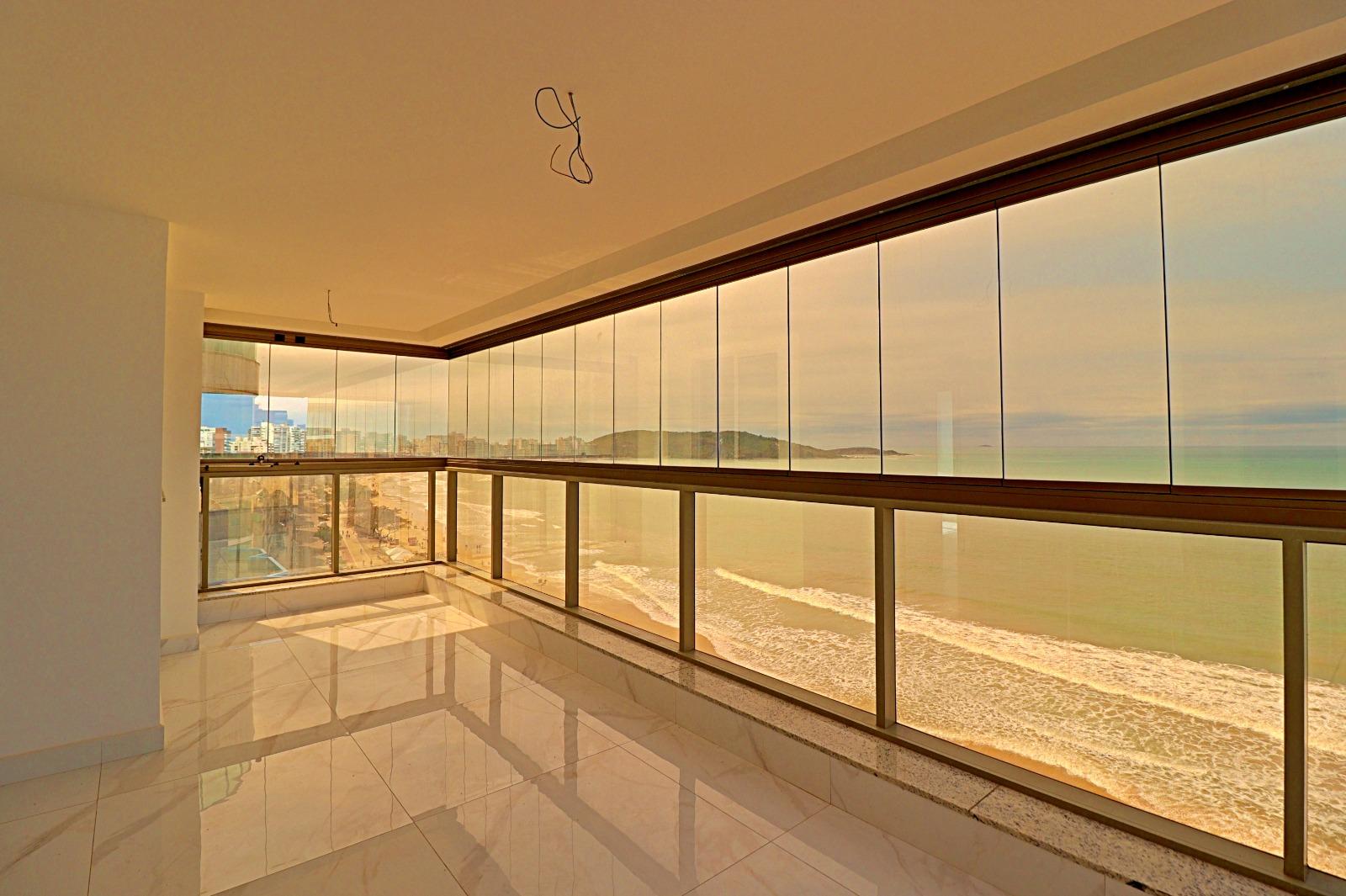Apartamento novo à venda com 04 suítes, varanda gourmet, vista panorâmica, lazer completo de frente para a Orla da Praia do Morro em Guarapari - ES