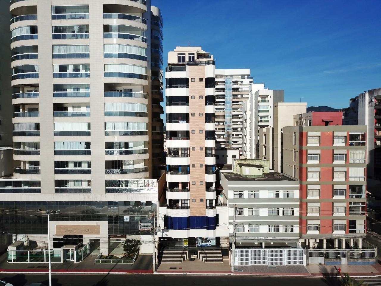 Edifício Vovó Cerutti apartamento de 3 e 2 quartos a venda com lazer completo frente para o mar na Praia do Morro Guarapari ES