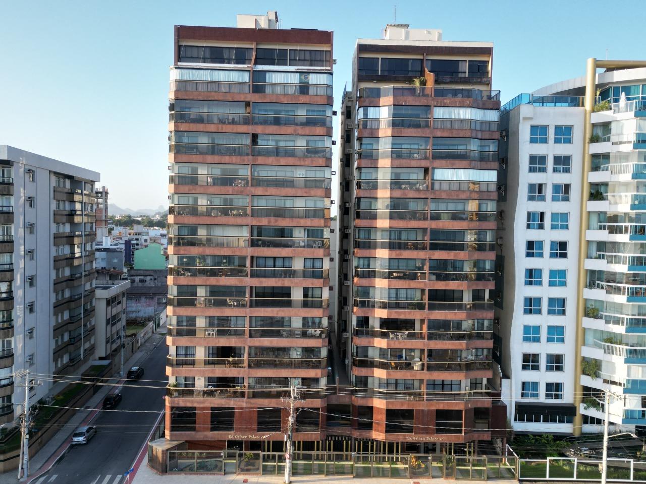 Edifício Golden Palace apartamento de 4 quartos a venda, frente para o mar na Praia do Morro Guarapari ES