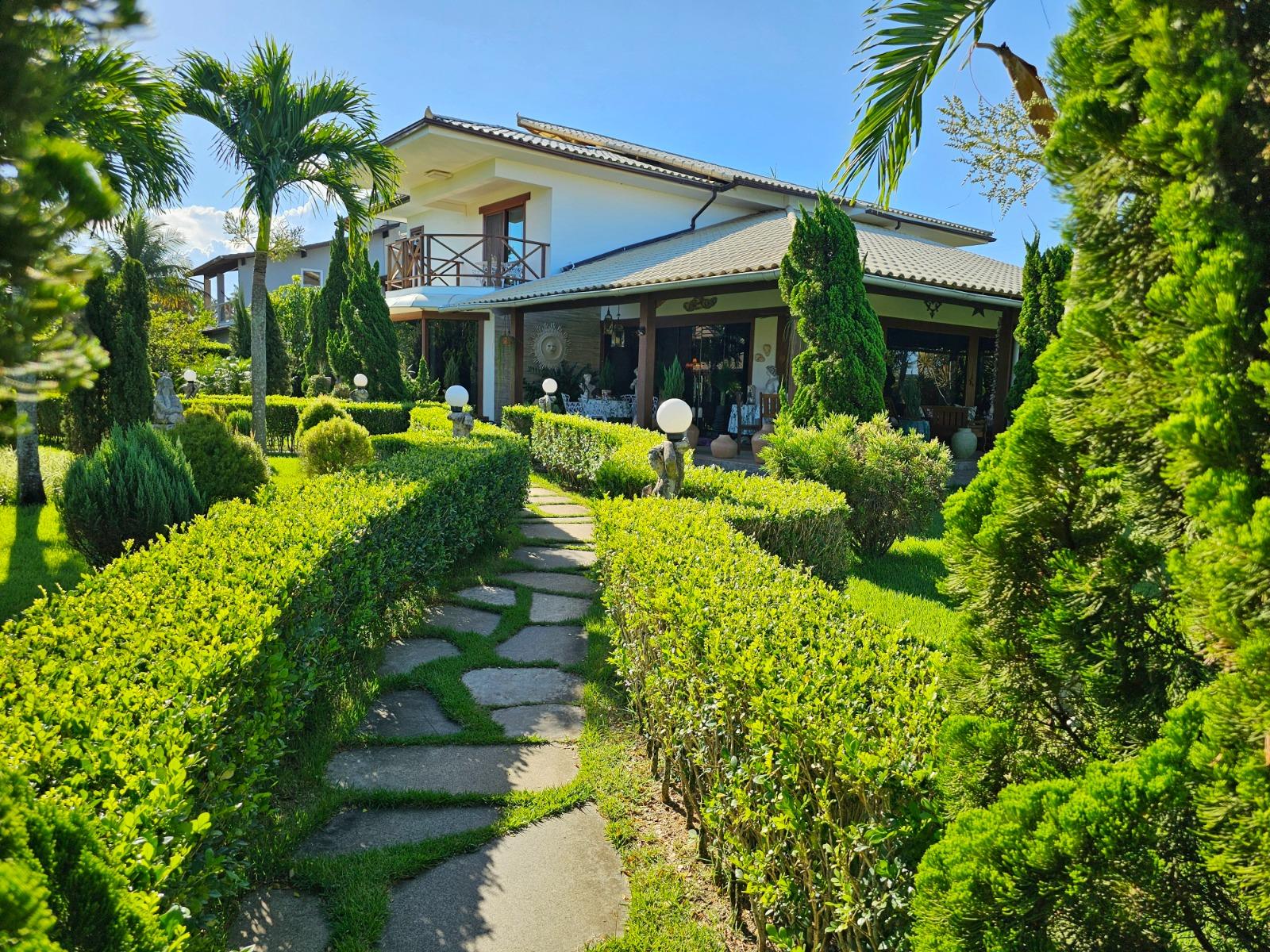 Casa em condominio fechado com 4 suites, terreno com 2.400m² à venda, - Guarapari - ES