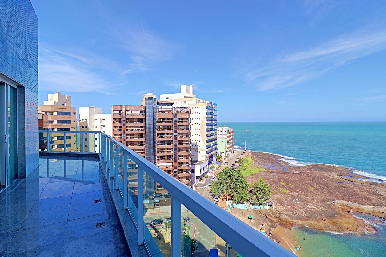 Cobertura de 4 quartos + DCE à venda, de frente para o mar na Praia das Virtudes Centro de Guarapari - ES