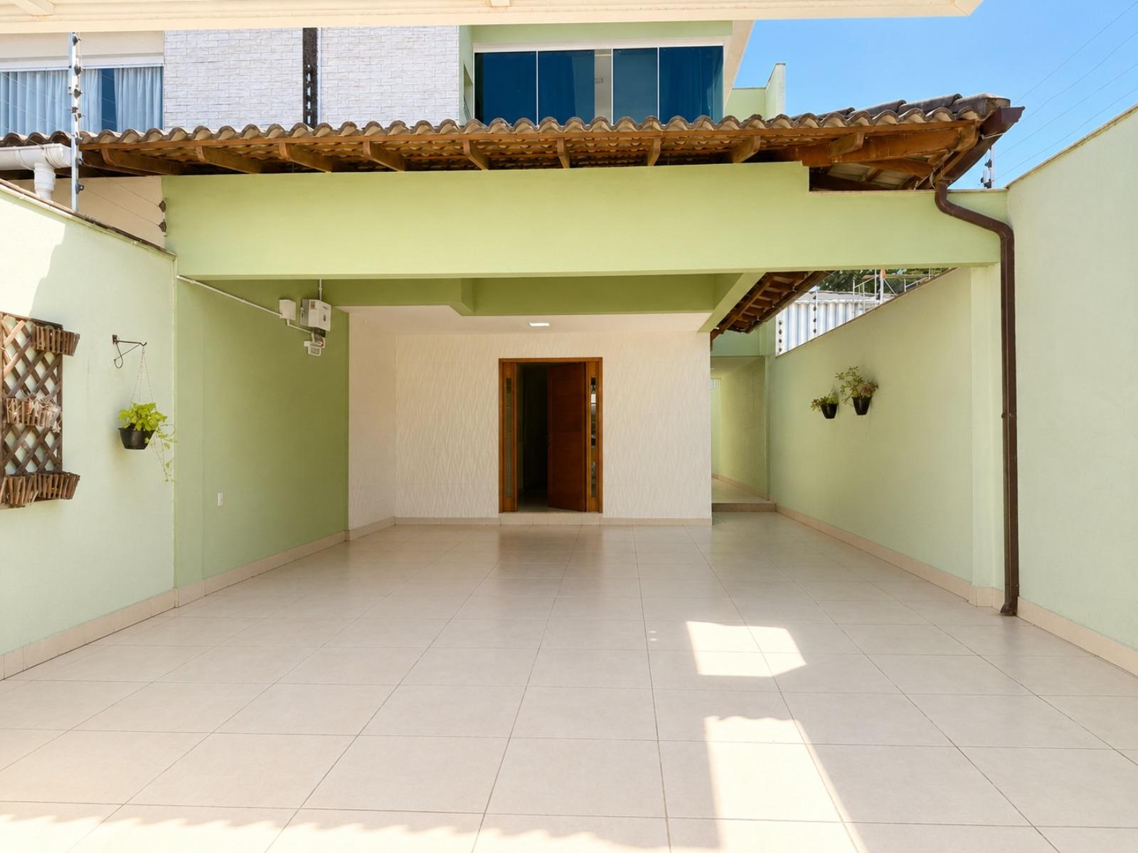 Casa duplex com 3 suítes a venda, 210m² lazer completo com piscina Praia do Morro - Guarapari/ES