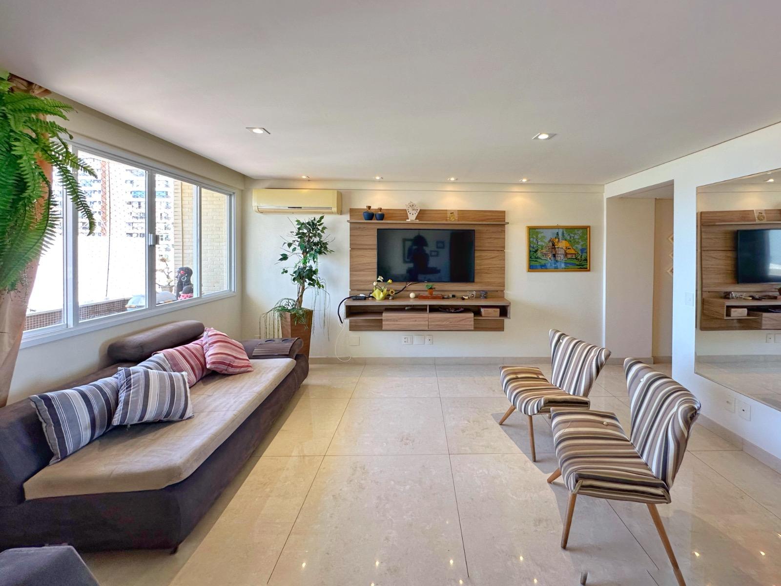 Apartamento de 4 Quartos à venda, 1 suíte com vista para o mar, acabamento em porcelanato na Praia do Morro em Guarapari - ES