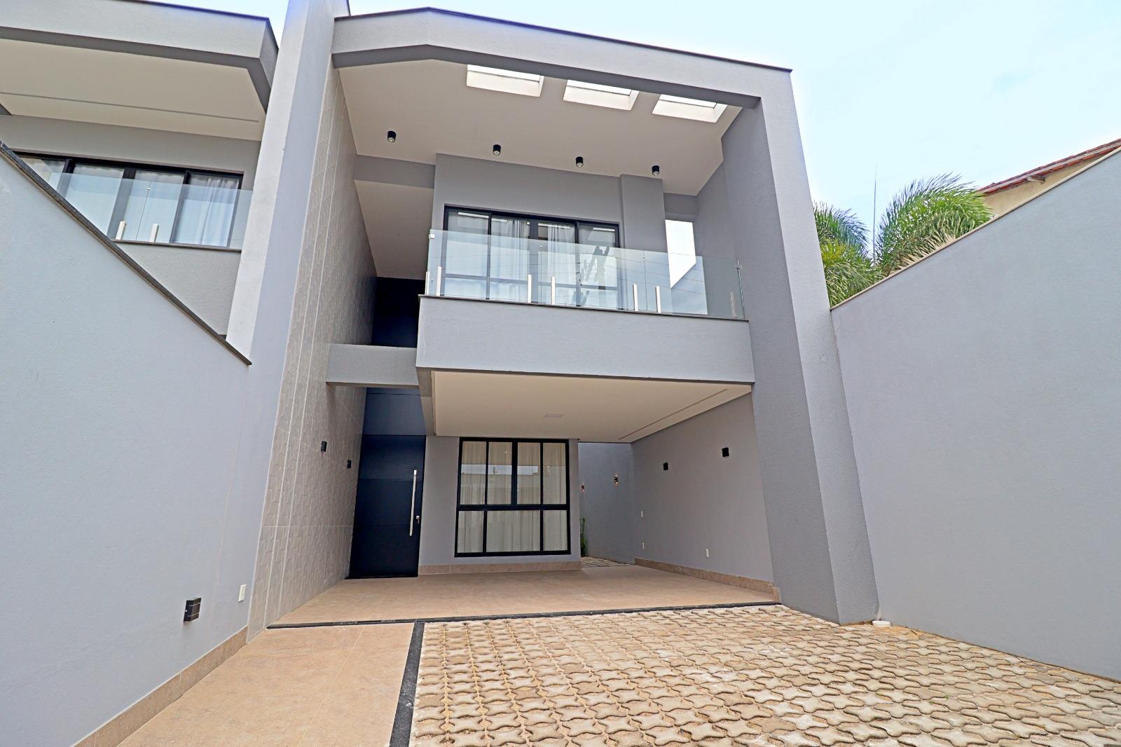 Casa de 3 suítes à venda na Praia do morro, Churrasqueira, Ofurô, varandas e área gorumet na Praia do Morro em Guarapari-ES.