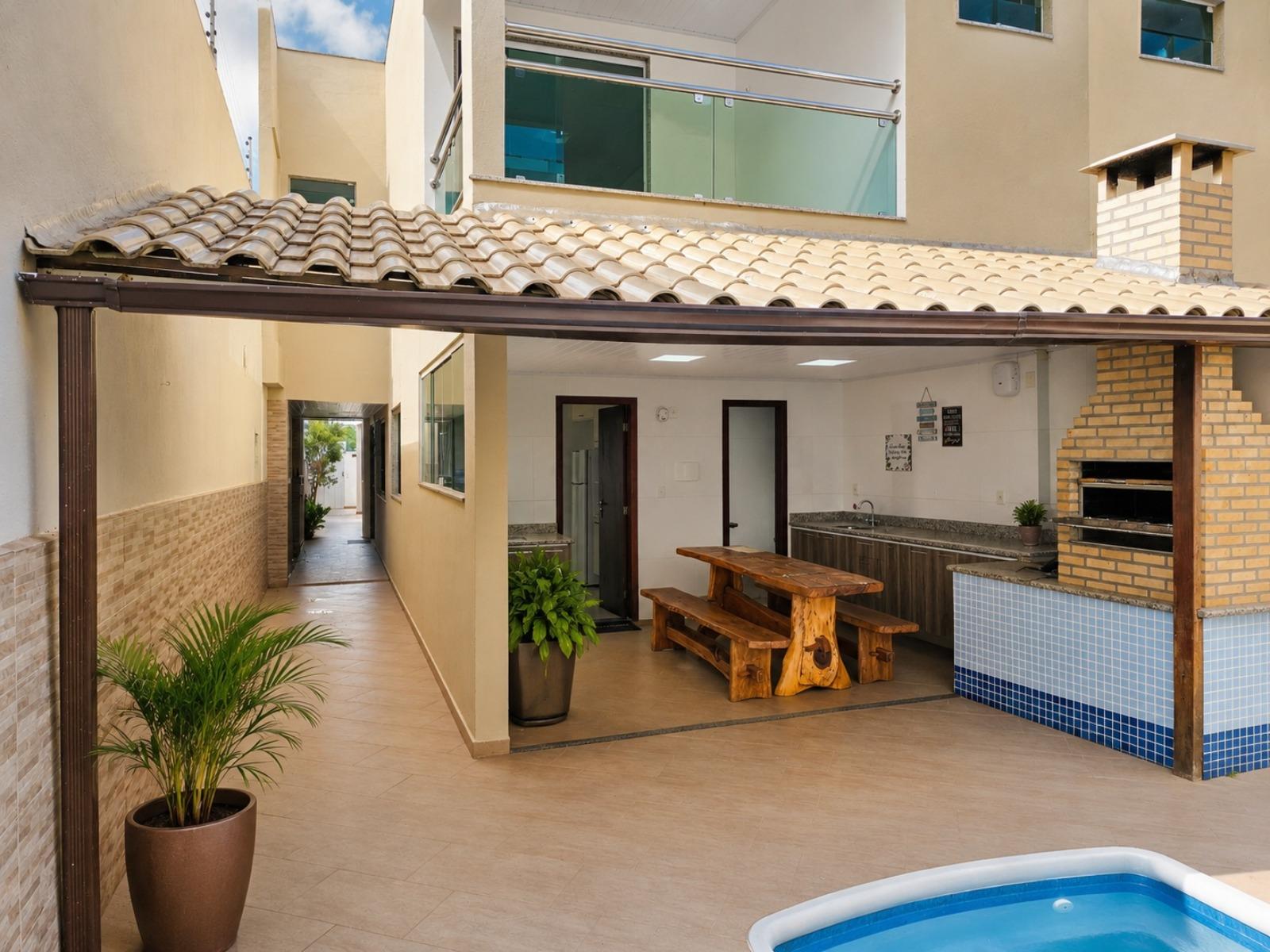 Casa duplex com 3 suítes a venda, 210m² lazer completo com piscina Praia do Morro - Guarapari/ES