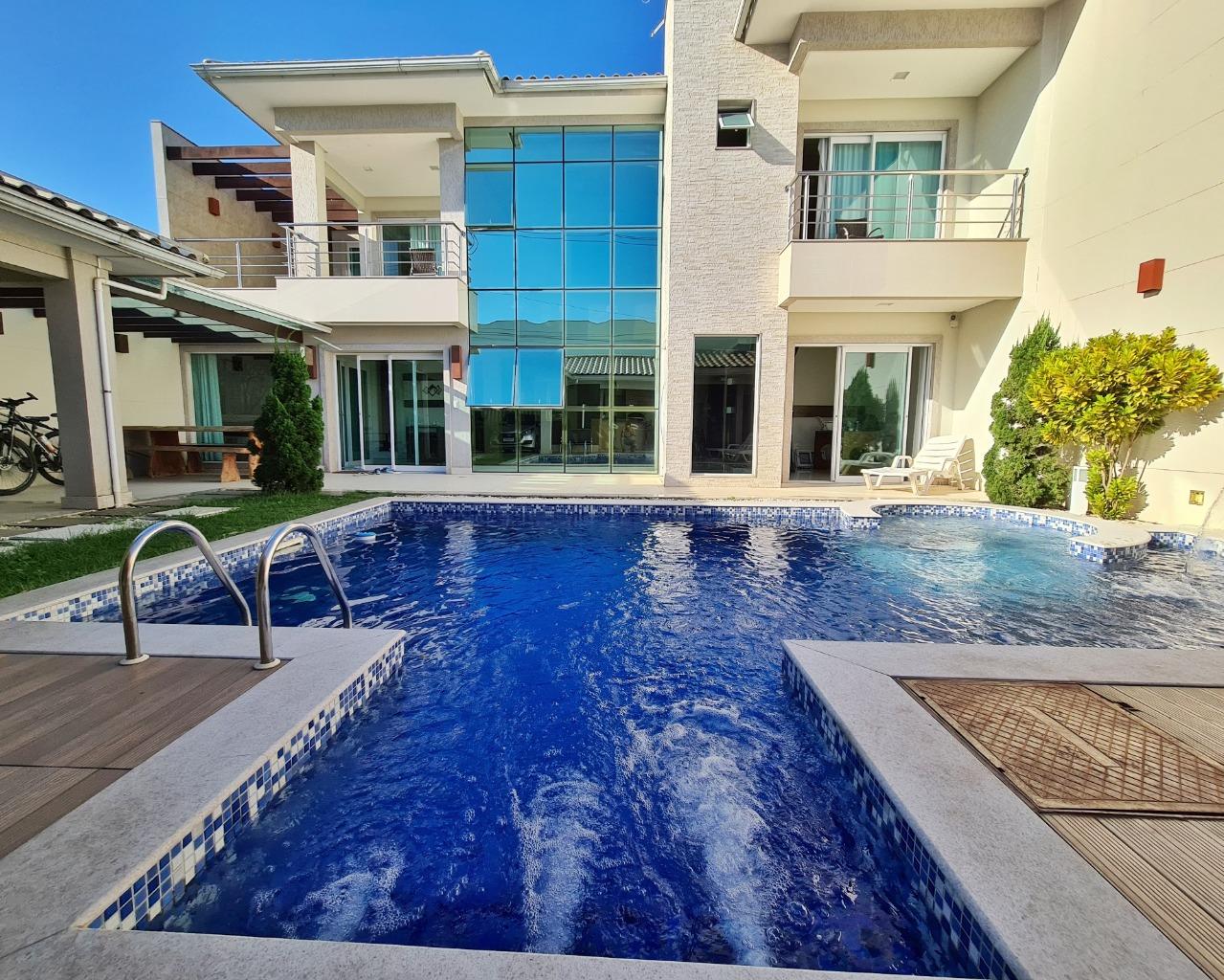 Casa com 4 quartos a venda, 420m² com lazer completo na Praia do Morro- Guarapari-ES