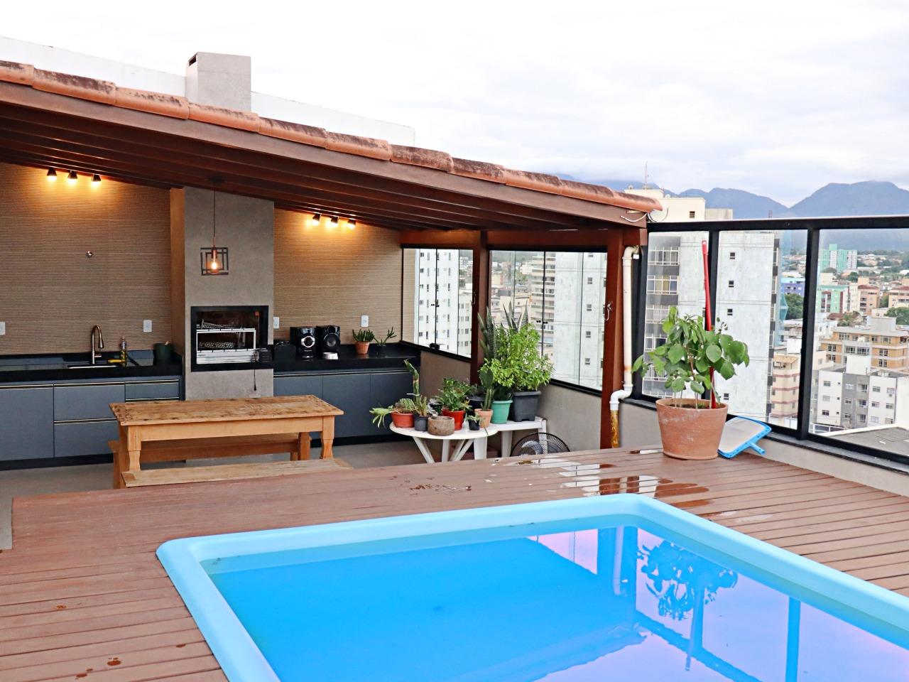 Maravilhosa Cobertura Duplex com área gourmet e piscina privativa, 250 m², na Orla da Praia da Morro em Guarapari - ES