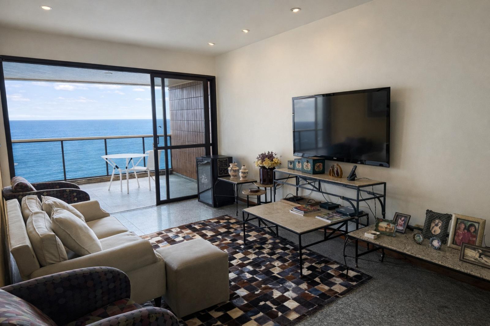 Apartamento com vista para o mar de 3 quartos, com uma varanda espetacular, 2 vagas na Praia das Virtudes Centro de Guarapari ES