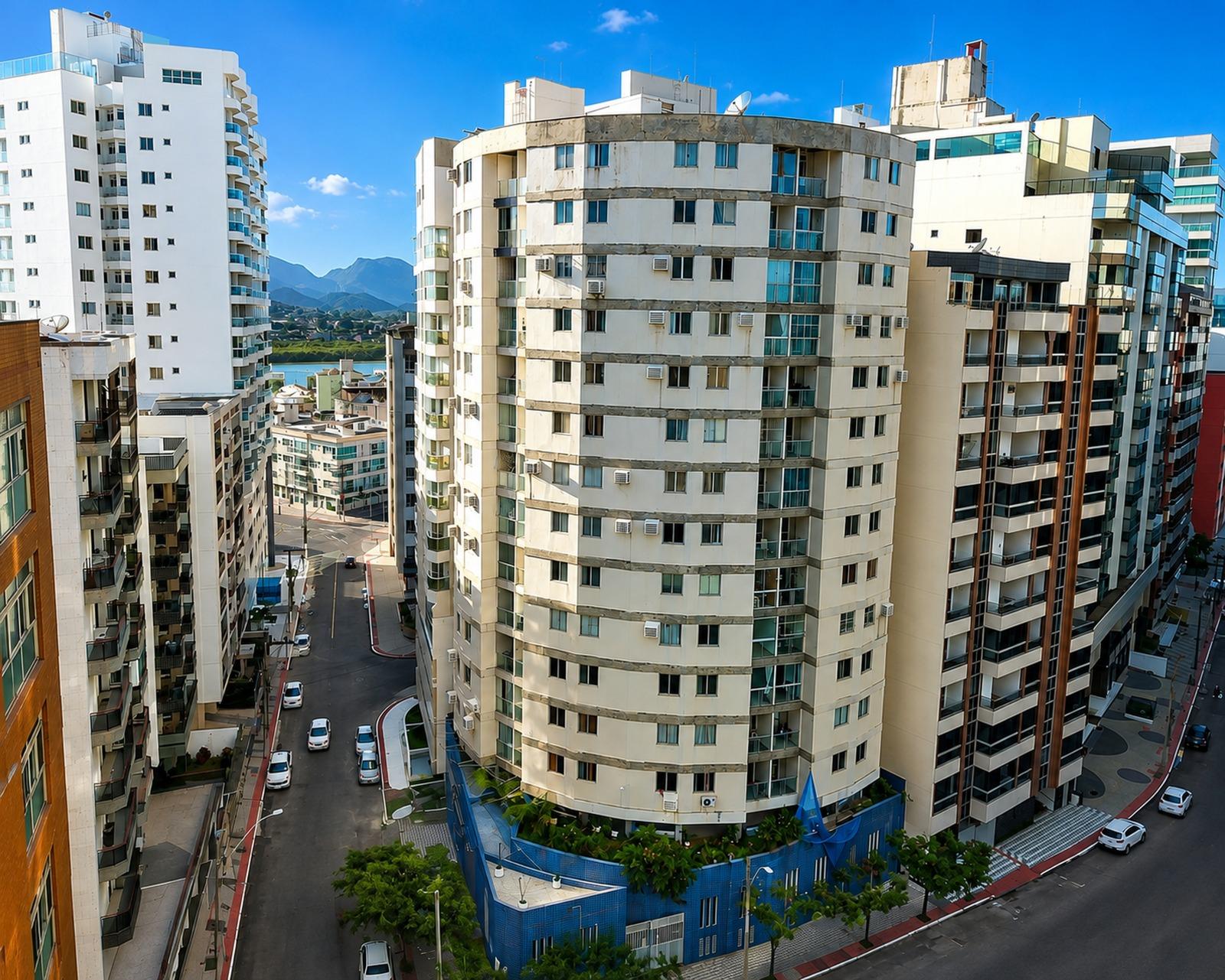 Apartamento à venda no Centro de Guarapari-ES: 2 quartos, 1 sala, 1 banheiro, 51,00 m² de área.