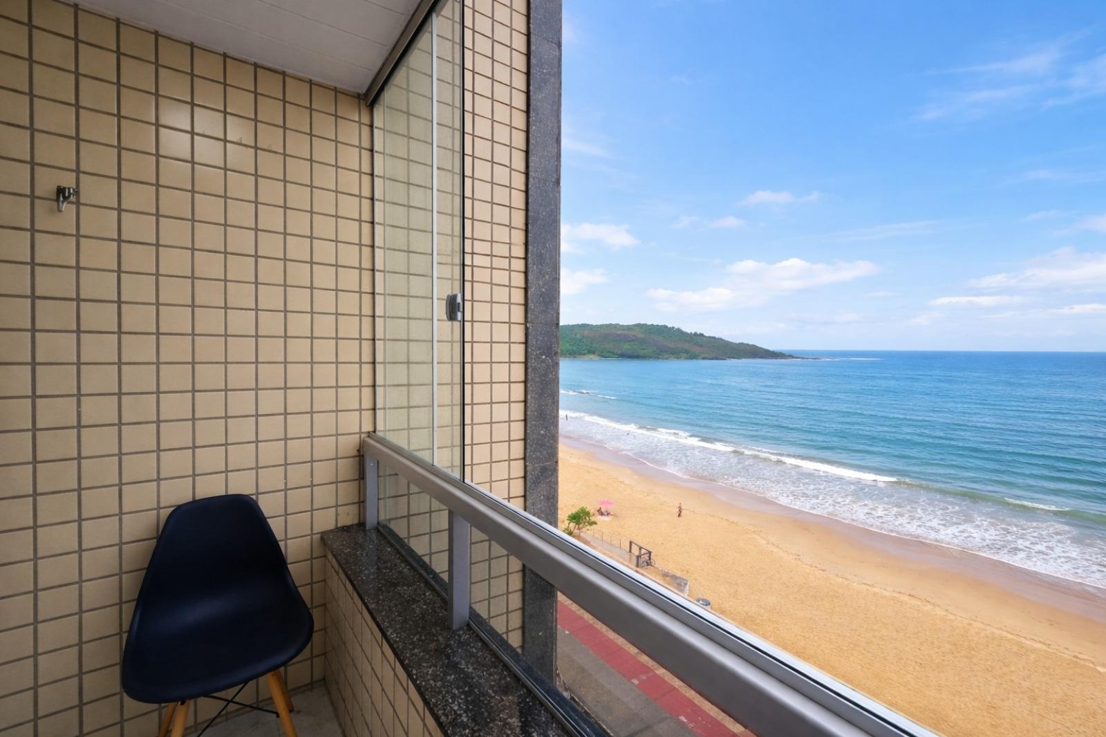 Apartamento à venda na Praia do Morro em Guarapari-ES: 2 quartos, 1 sala, 2 banheiros e 60m² de área.