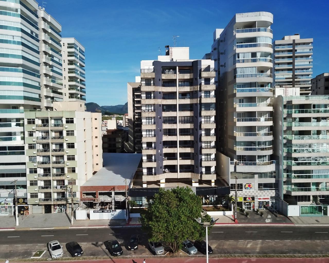 Edifício Fran Tower apartamento de 3 quartos a venda frente para o mar na Praia do Morro Guarapari ES