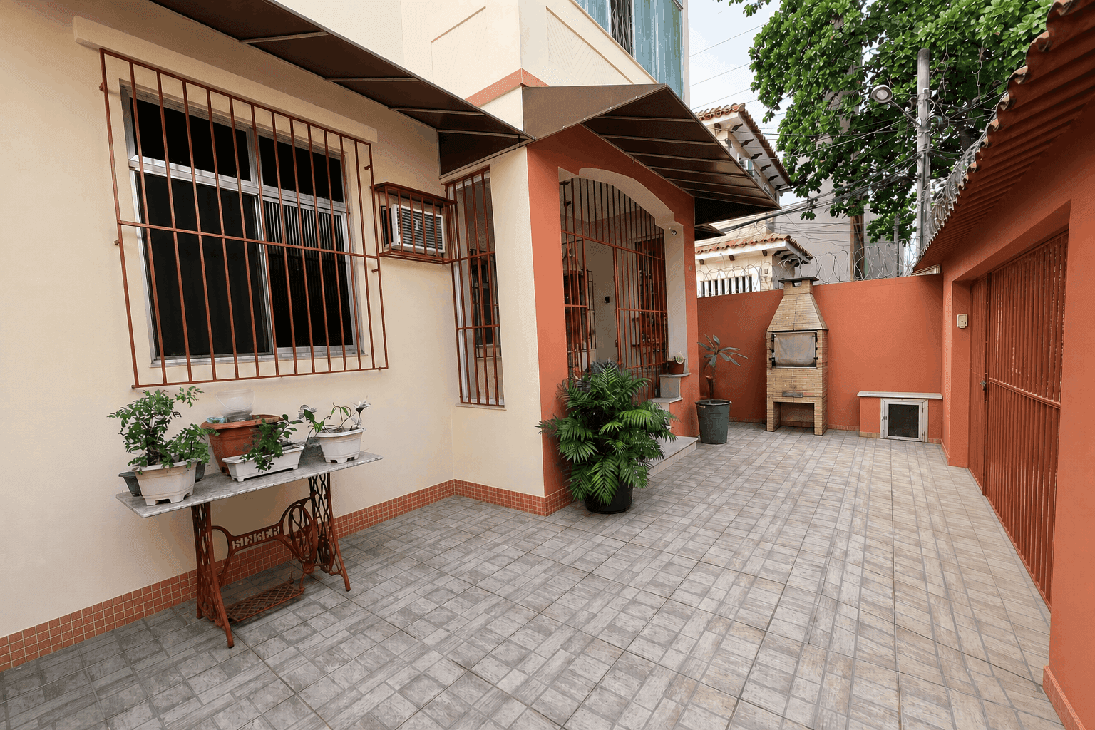 Aptº tipo casa, 2 quartos + escritório, quintal, churrasqueira, 1 vaga, 100 m², R$ 560.000 no Grajaú