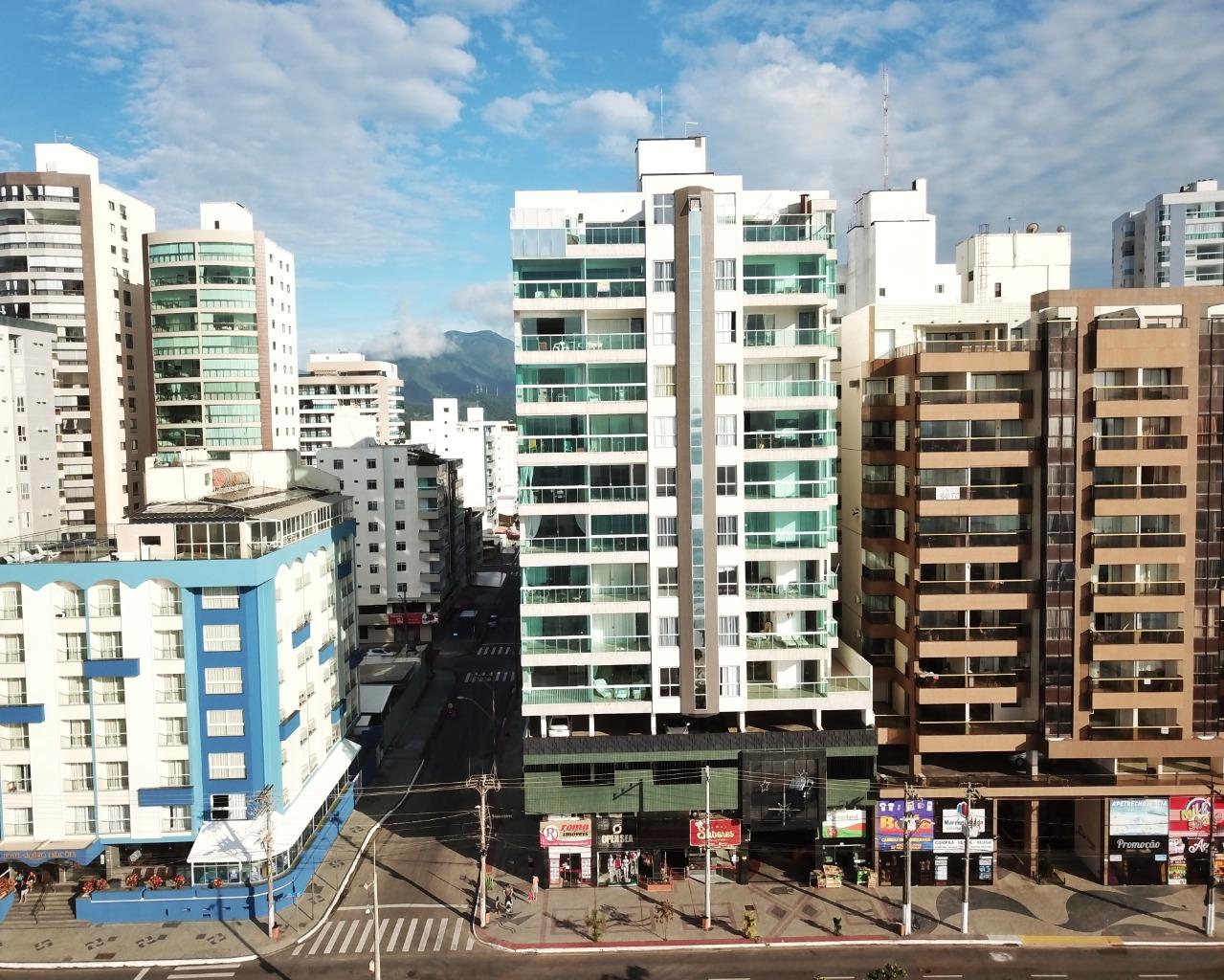 Edifício Caravela no Residencial Praia do Maruja, composto de apartamento com 3 quartos a venda com lazer, em frente para o mar na Praia do Morro Gua