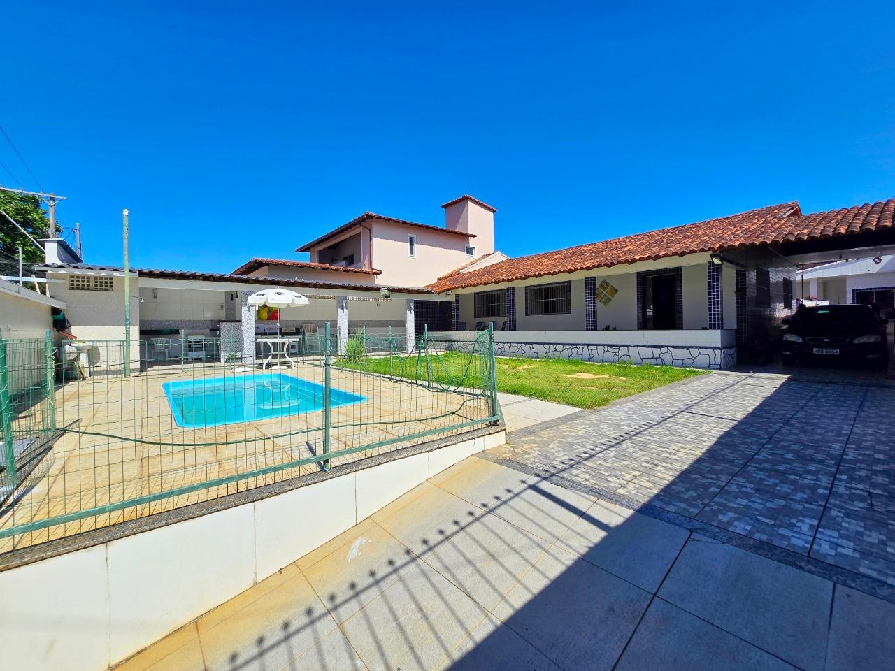 Casa de alto padrão, 04 quartos, Lazer completo, em São Judas Tadeu, 500m2 - FRANCO IMÓVEIS