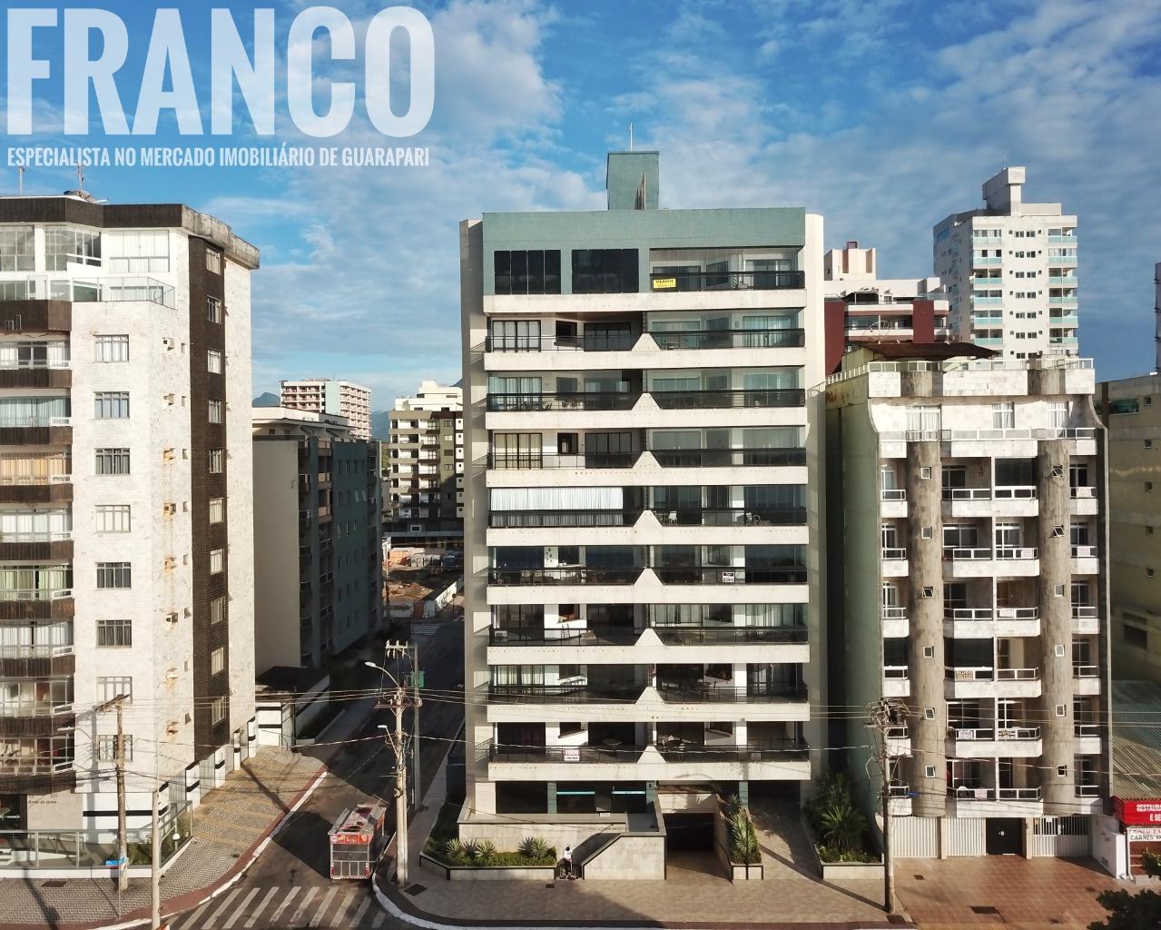 Edifício Residencial Le Baron apartamento de 3 quartos a venda frente para o mar na Praia do Morro Guarapari ES