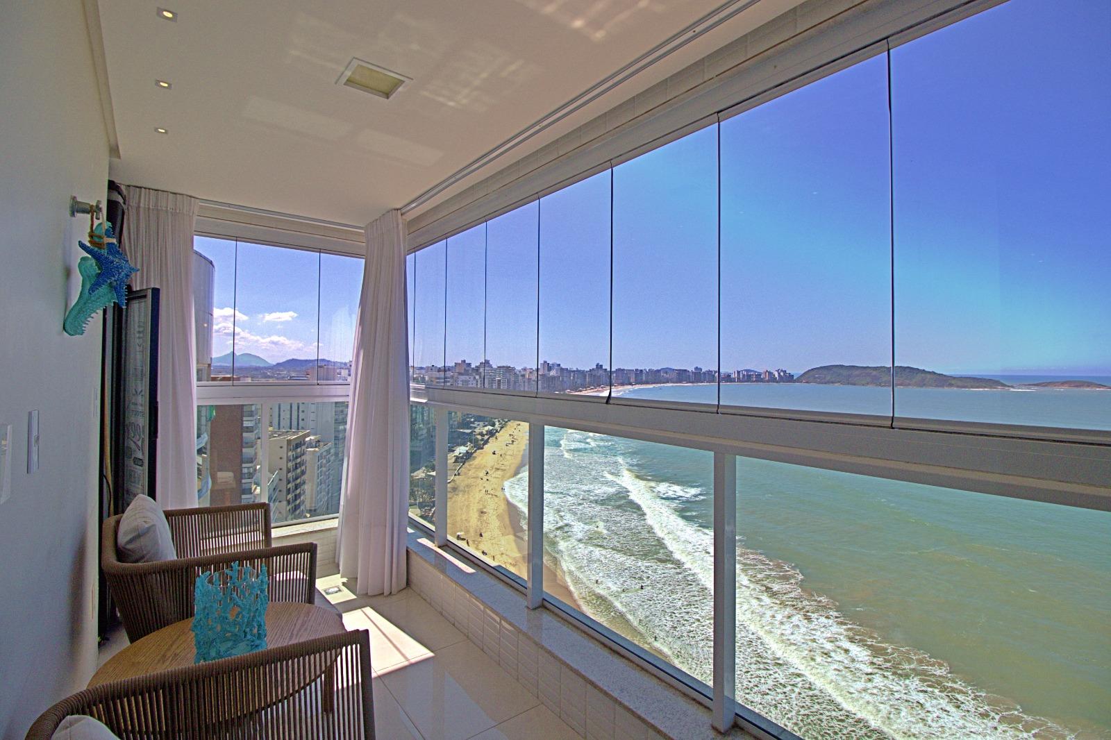 Apartamento à venda na Orla da Praia do Morro em Guarapari-ES: 3 quartos, 1 suíte, 2 salas, 2 banheiros, 2 vagas de garagem, 110m².