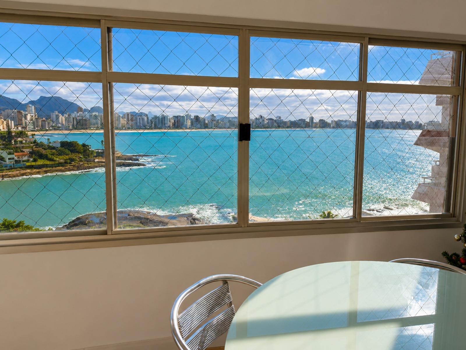 Apartamento com 2 quartos + DCE integrado à venda na Praia das Virtudes, no centro de Guarapari - ES
